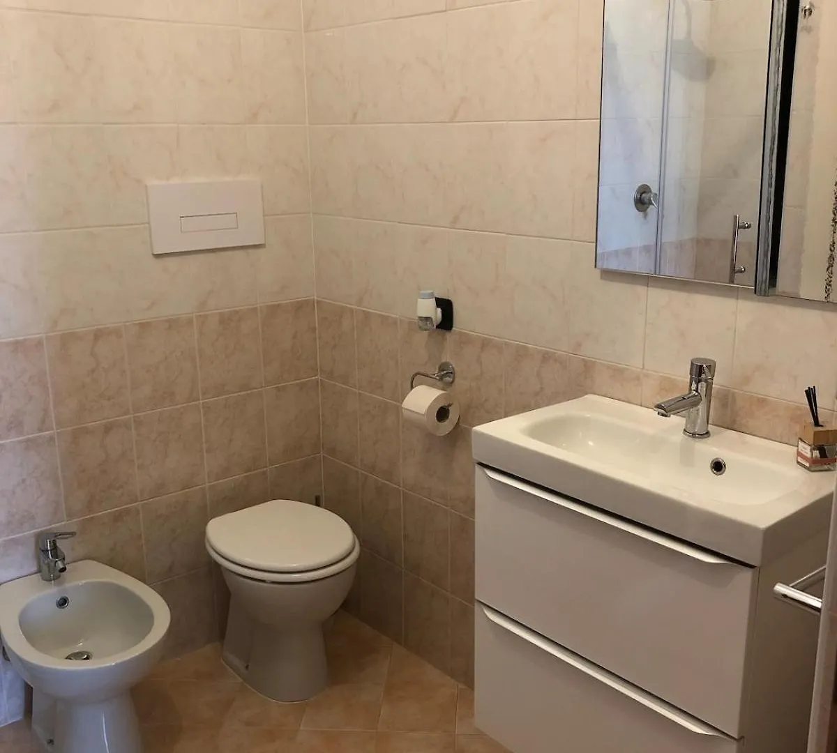 Gabriele Apartment With Private Garage Μπρέσια 0*,